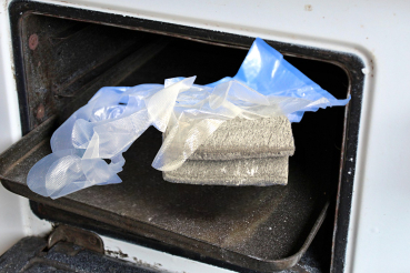 verseifte Pads für Grill und Backofen mit Handschuhen