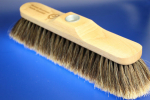 Zimmerbesen Holz 29cm mit hellem Rosshaar